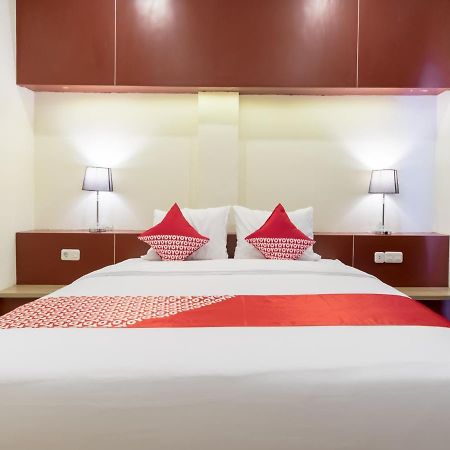Oyo 727 Merlion Hotel Медан Екстериор снимка
