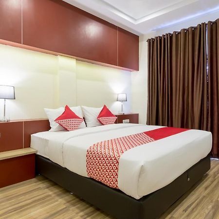 Oyo 727 Merlion Hotel Медан Екстериор снимка