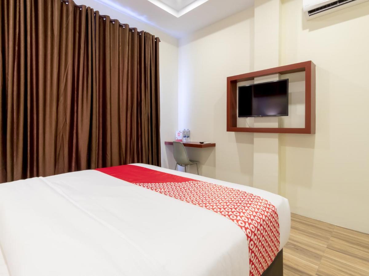 Oyo 727 Merlion Hotel Медан Екстериор снимка