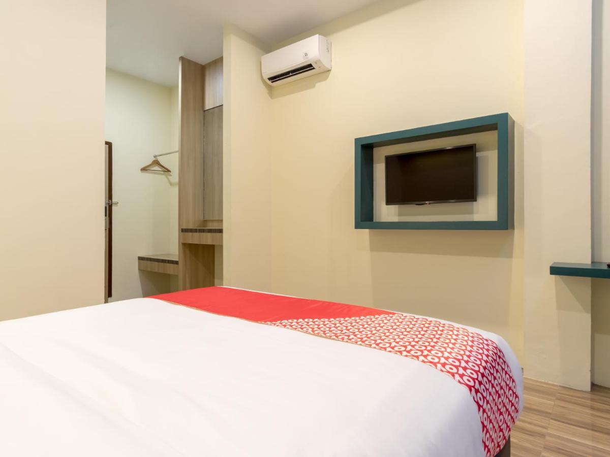 Oyo 727 Merlion Hotel Медан Екстериор снимка