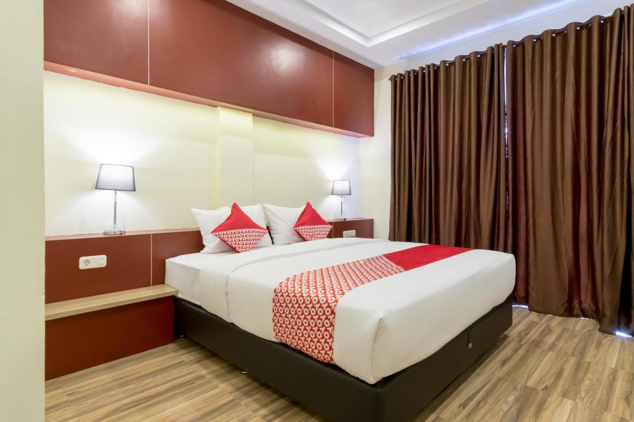 Oyo 727 Merlion Hotel Медан Екстериор снимка