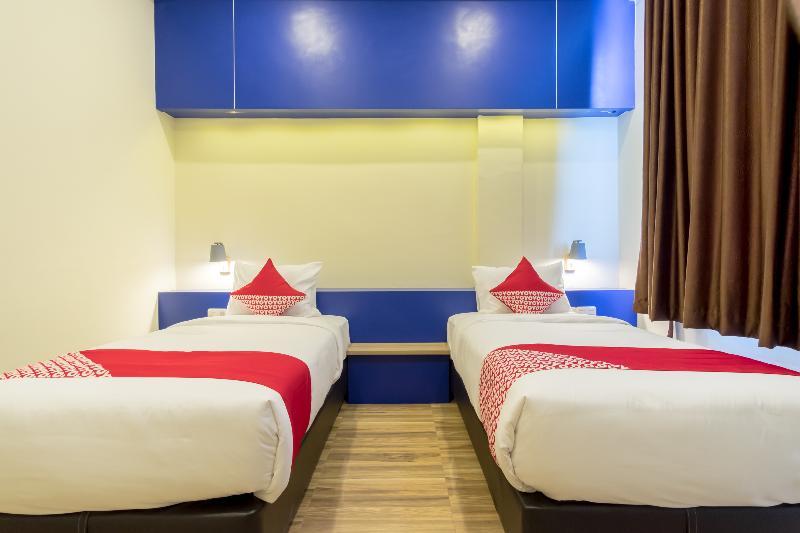 Oyo 727 Merlion Hotel Медан Екстериор снимка